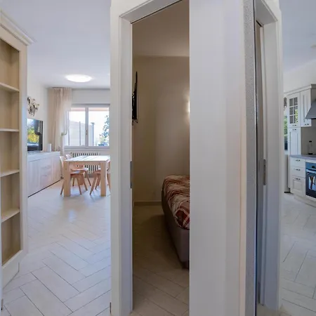 Apartment - Jacuzzi E Vistalago Lesa
