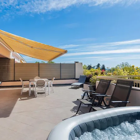 Apartment - Jacuzzi E Vistalago Lesa
