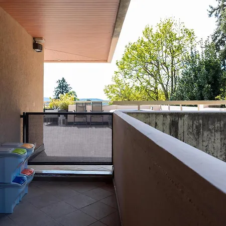 - Jacuzzi E Vistalago Apartment *