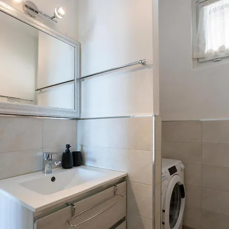 - Jacuzzi E Vistalago Appartamento Lesa